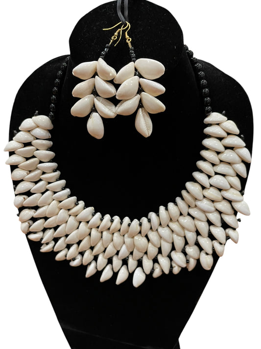 Cowries Shells Necklace